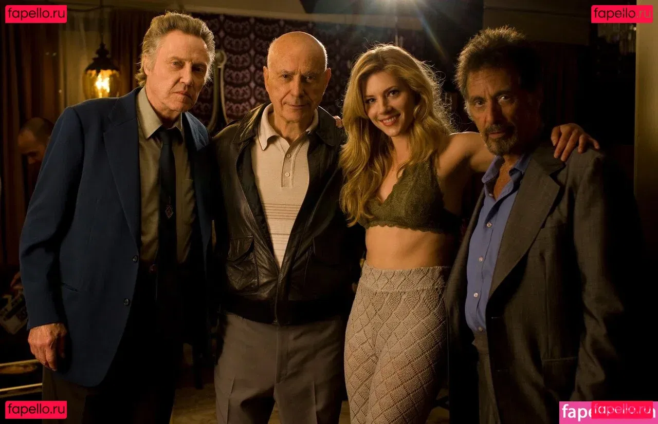 Katheryn Winnick Onlyfans Photo Gallery 