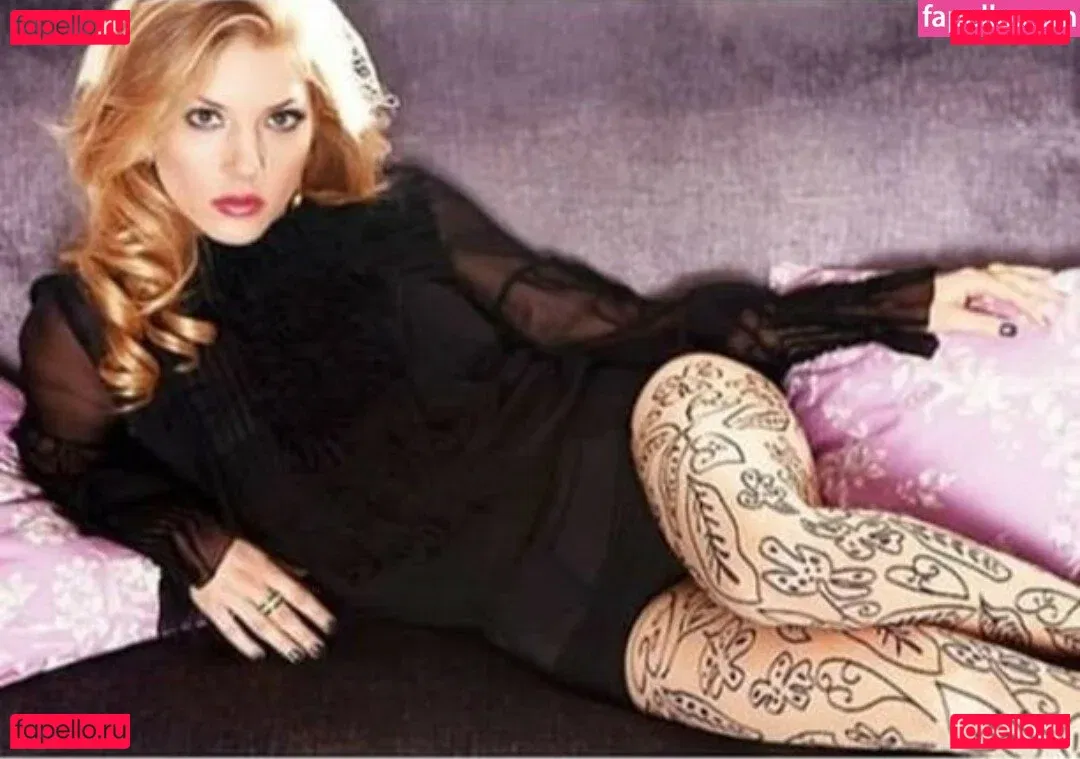 Katheryn Winnick Onlyfans Photo Gallery 