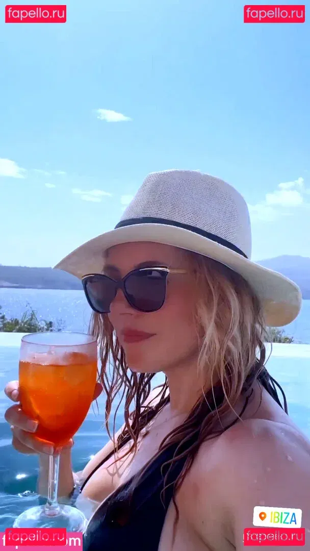 Katheryn Winnick Onlyfans Photo Gallery 