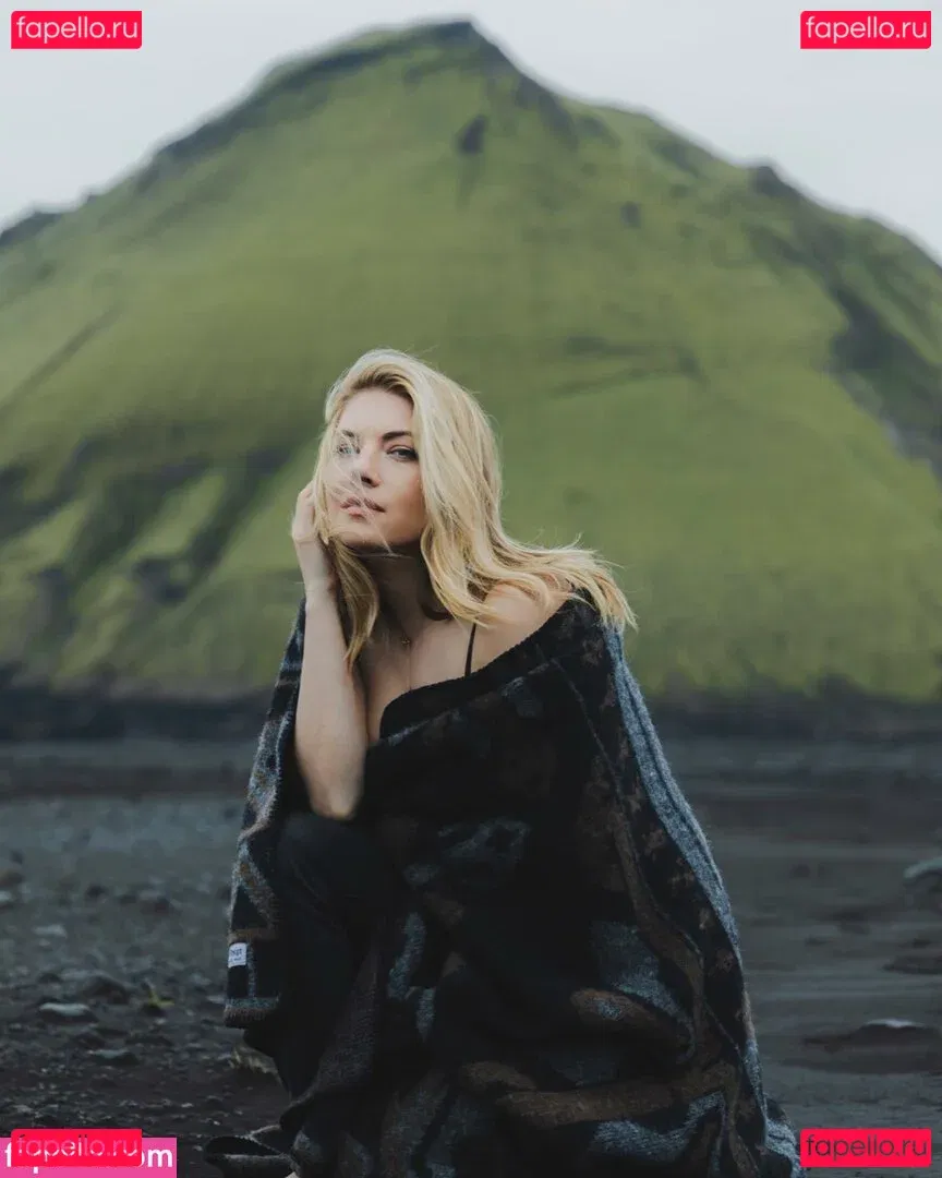 Katheryn Winnick Onlyfans Photo Gallery 