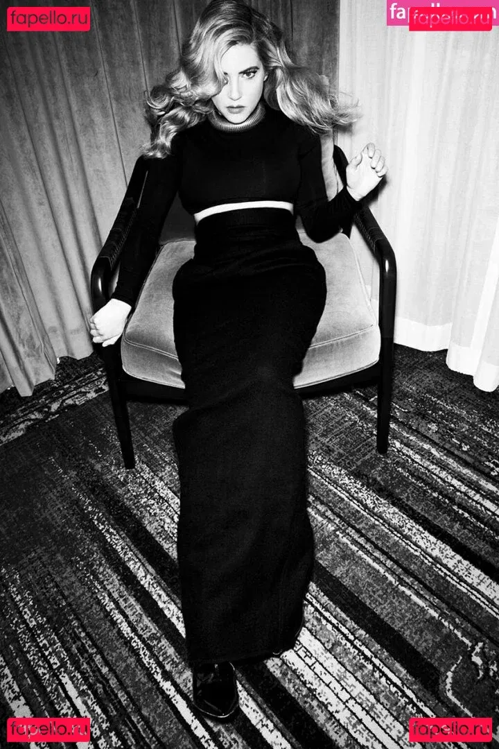 Katheryn Winnick Onlyfans Photo Gallery 