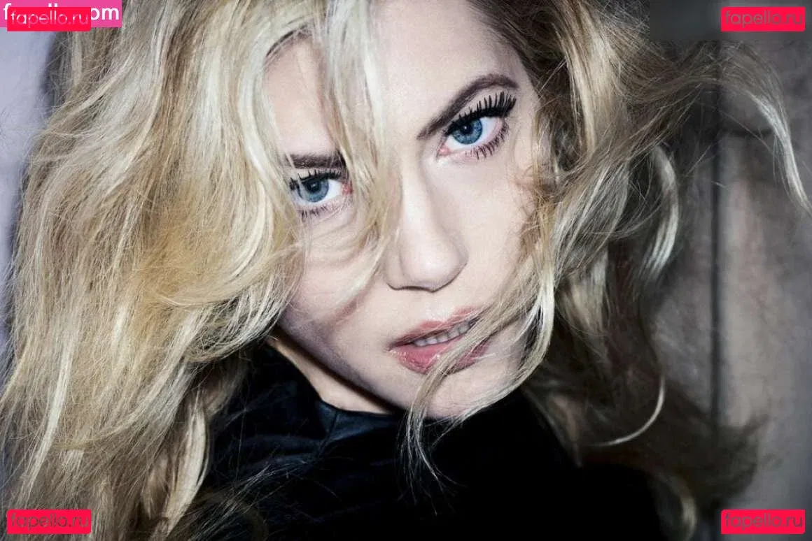 Katheryn Winnick Onlyfans Photo Gallery 