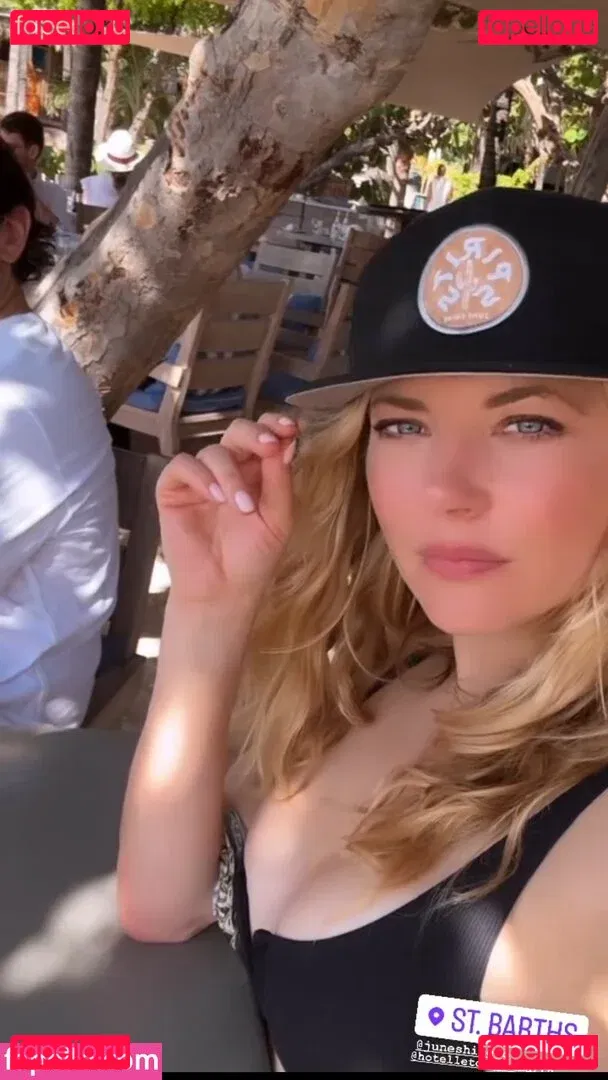Katheryn Winnick Onlyfans Photo Gallery 
