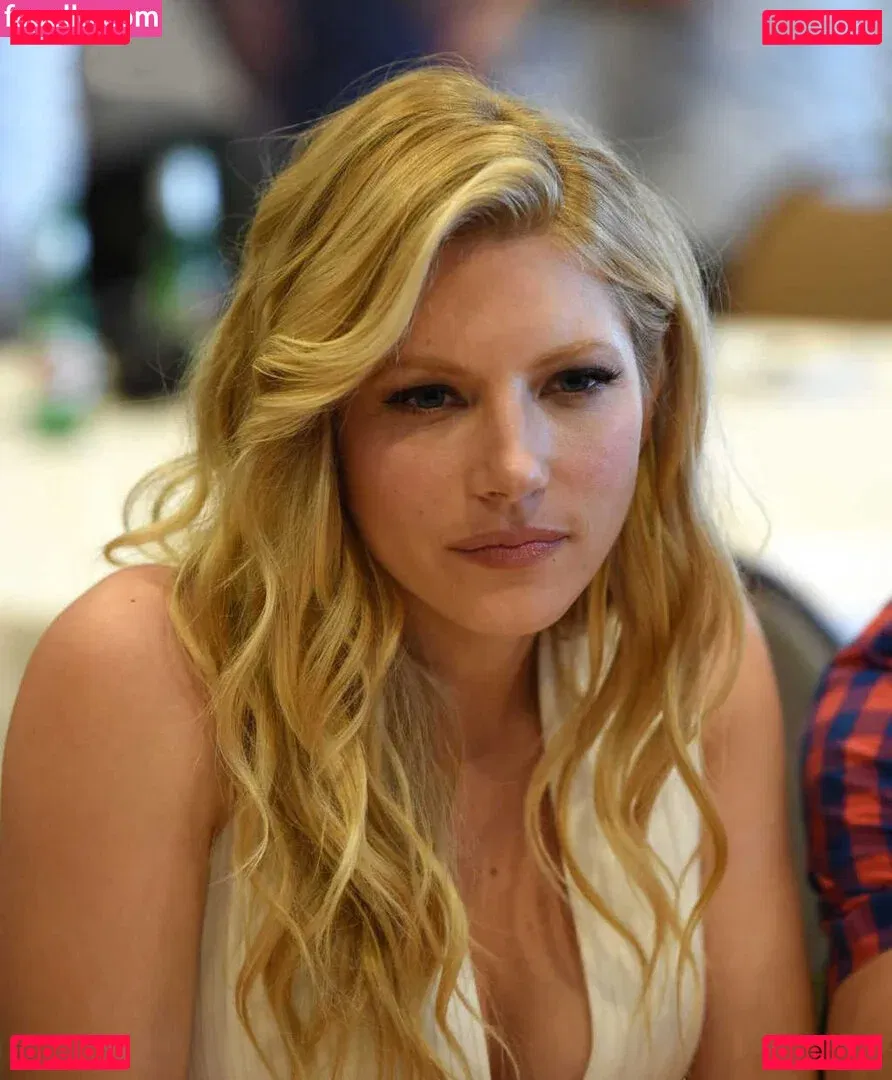 Katheryn Winnick Onlyfans Photo Gallery 