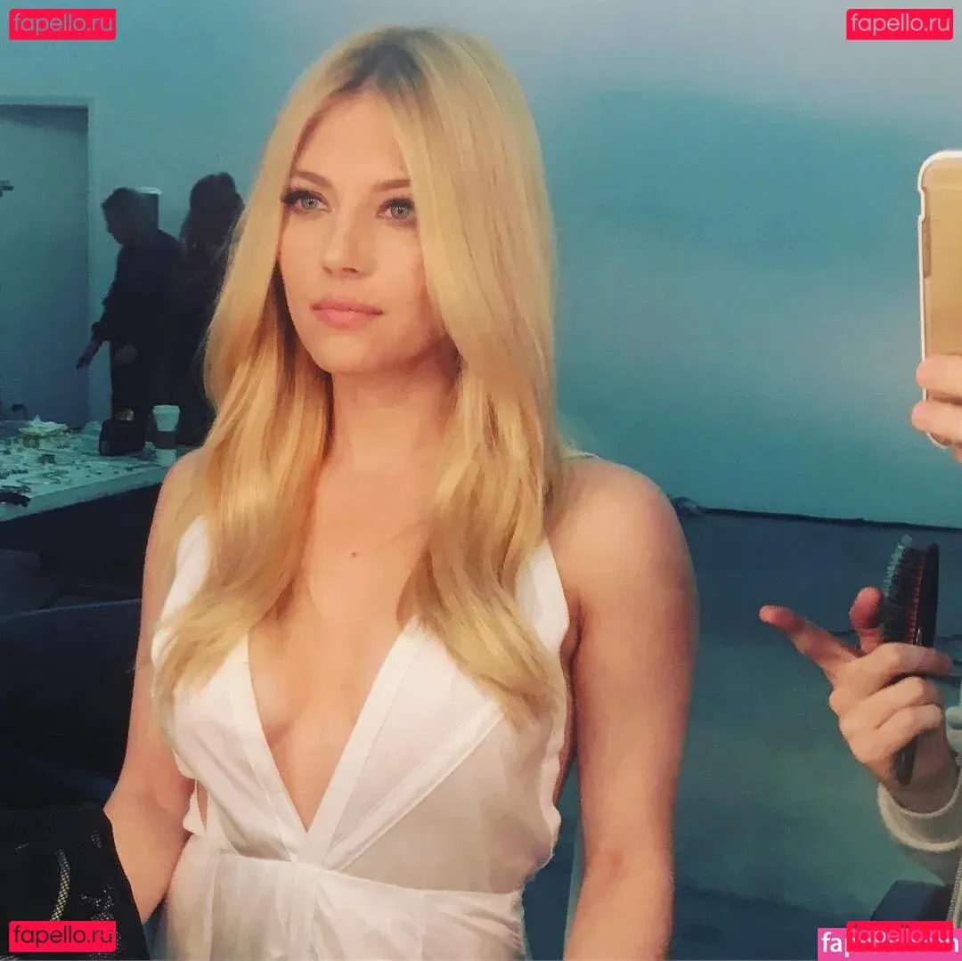 Katheryn Winnick Onlyfans Photo Gallery 