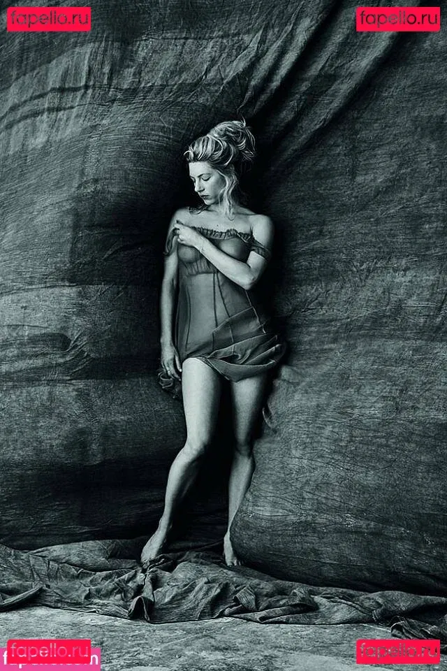 Katheryn Winnick Onlyfans Photo Gallery 