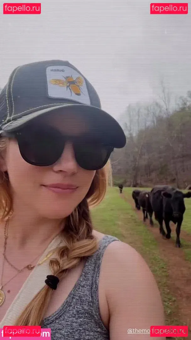 Katheryn Winnick Onlyfans Photo Gallery 