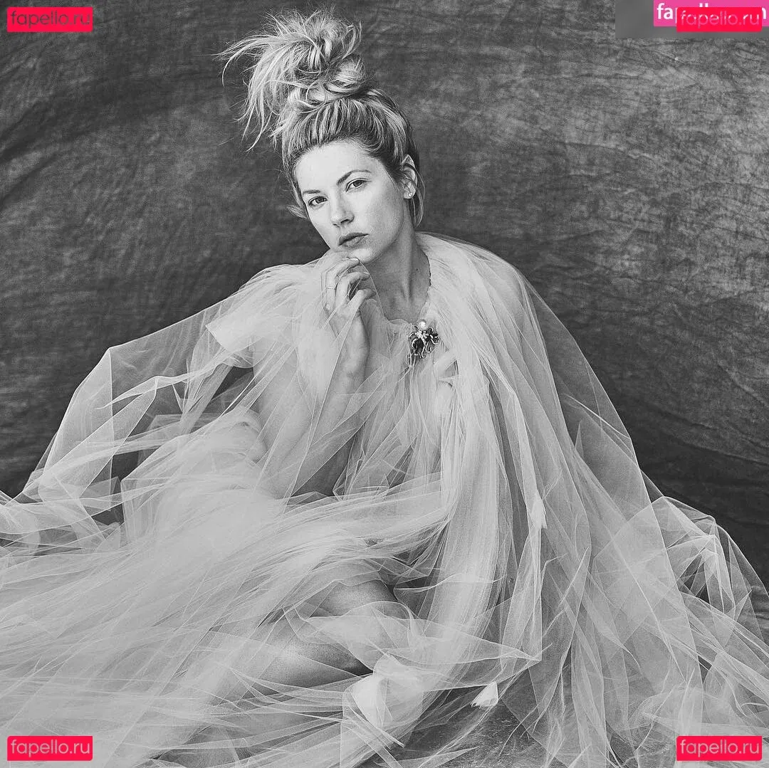 Katheryn Winnick Onlyfans Photo Gallery 