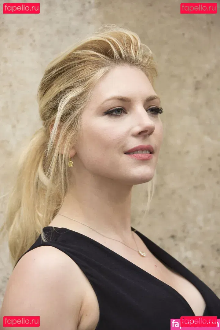 Katheryn Winnick Onlyfans Photo Gallery 