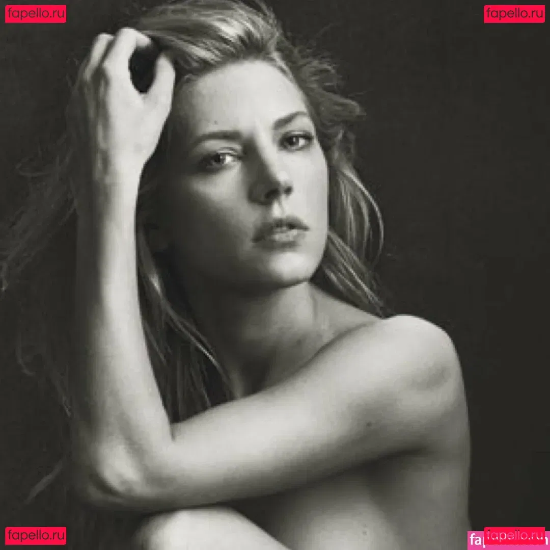 Katheryn Winnick Onlyfans Photo Gallery 
