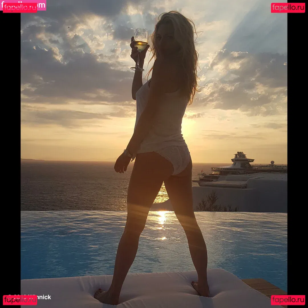 Katheryn Winnick Onlyfans Photo Gallery 