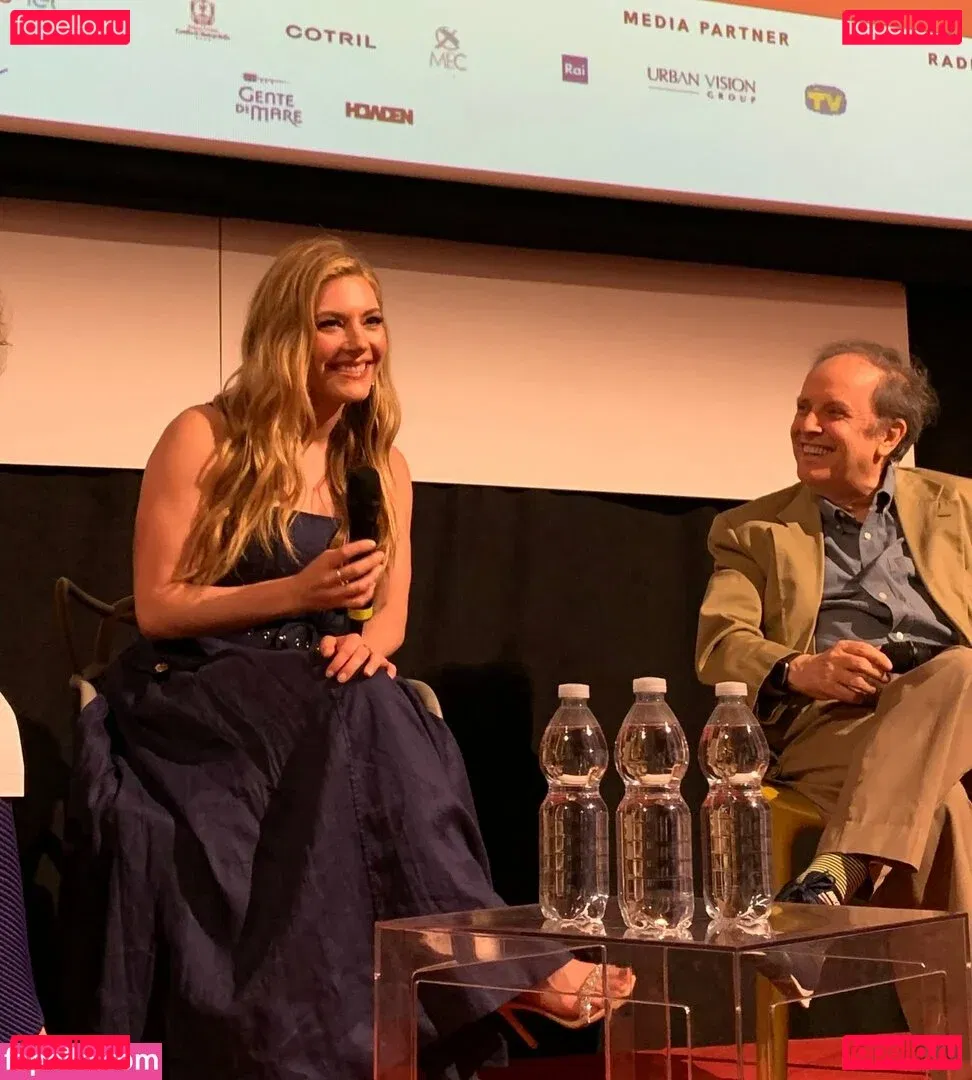 Katheryn Winnick Onlyfans Photo Gallery 