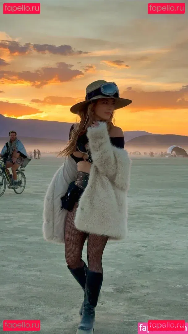 Katheryn Winnick Onlyfans Photo Gallery 