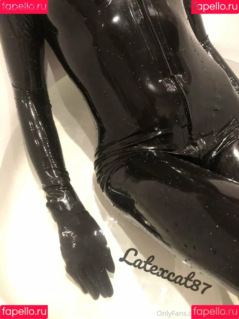 latexcat87 Onlyfans Photo Gallery 