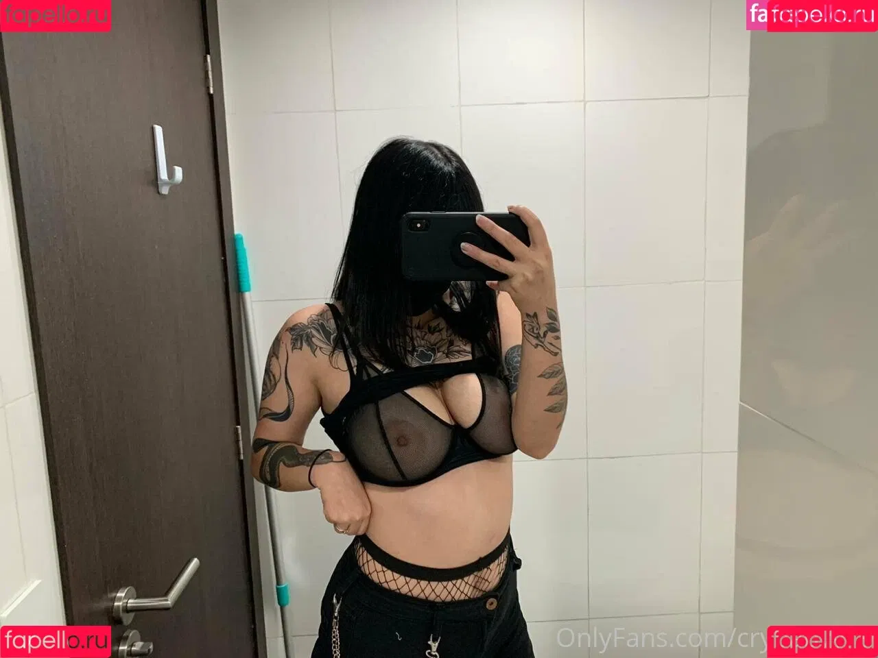 crybabyy19 Onlyfans Photo Gallery 