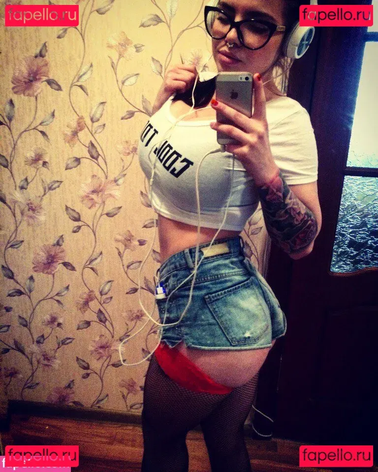 crybabyy19 Onlyfans Photo Gallery 