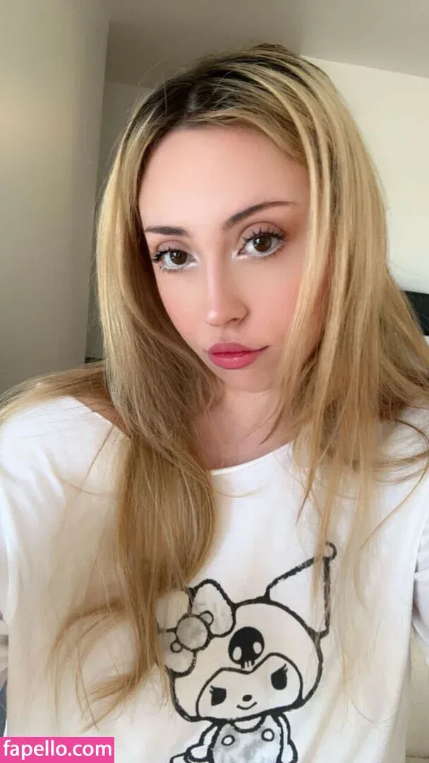 starsanrio Onlyfans Photo Gallery 