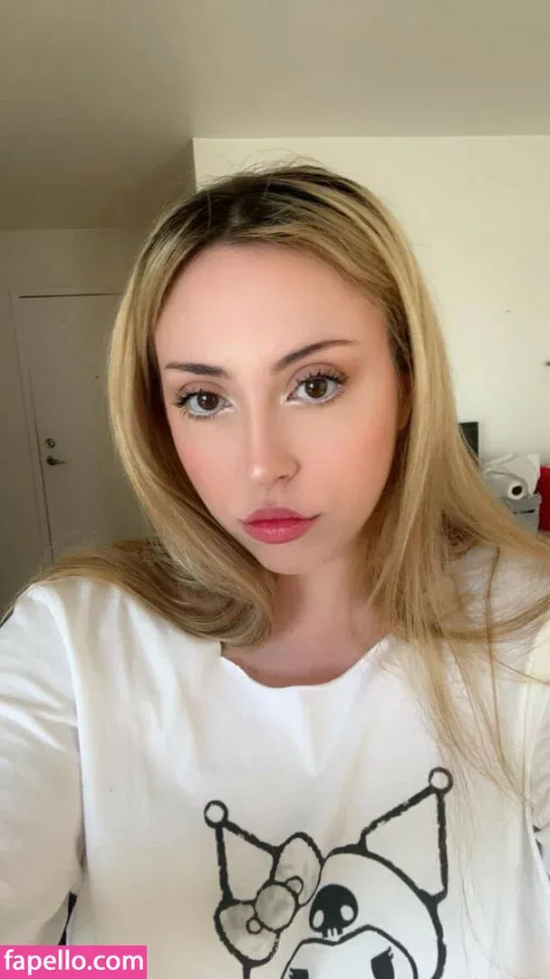 starsanrio Onlyfans Photo Gallery 