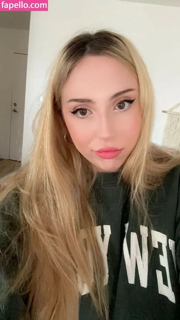 starsanrio Onlyfans Photo Gallery 