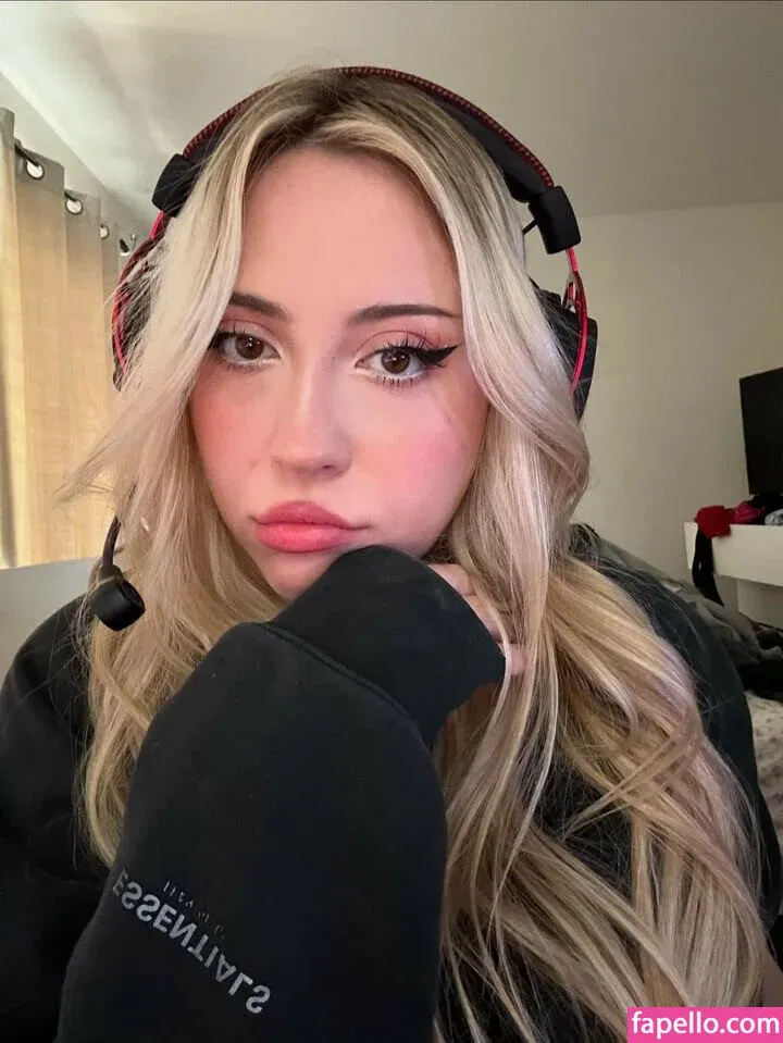 starsanrio Onlyfans Photo Gallery 