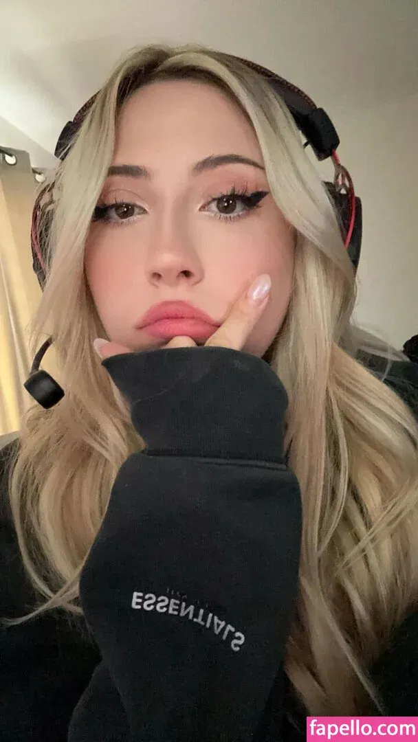 starsanrio Onlyfans Photo Gallery 