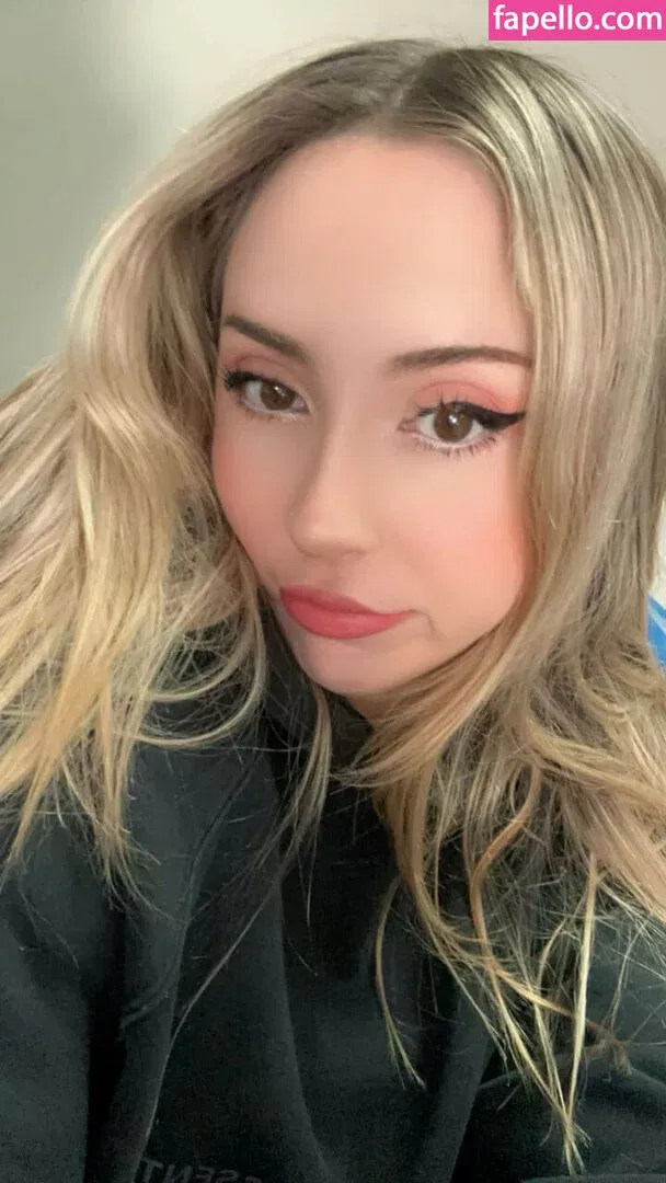 starsanrio Onlyfans Photo Gallery 