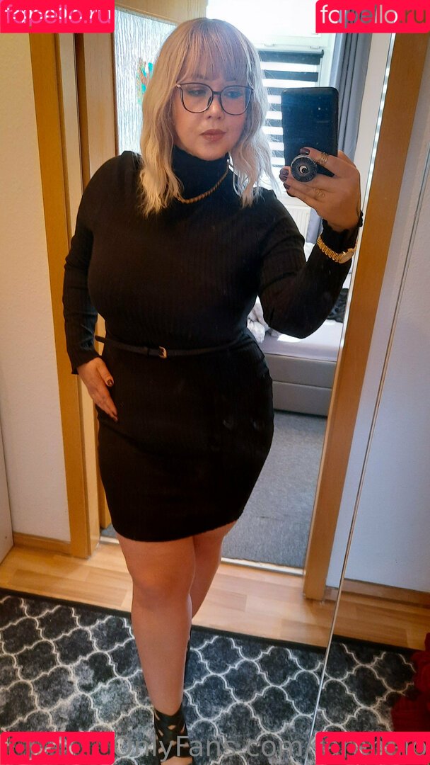 taranalo Onlyfans Photo Gallery 