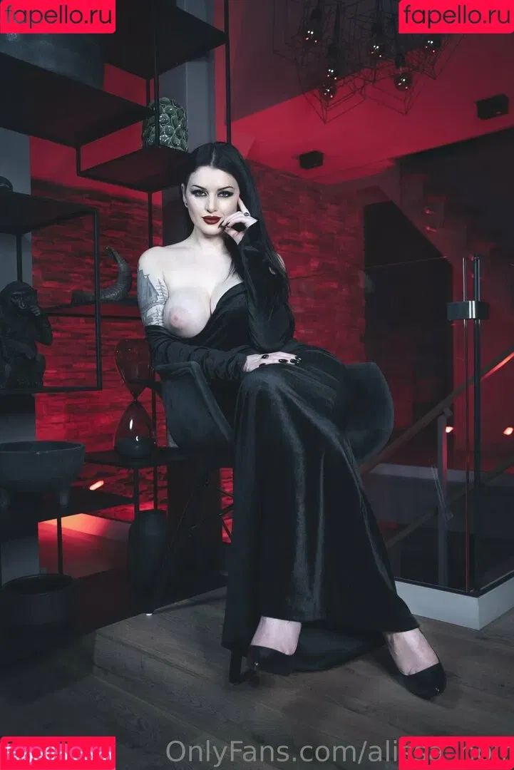 AlissaNoir Onlyfans Photo Gallery 