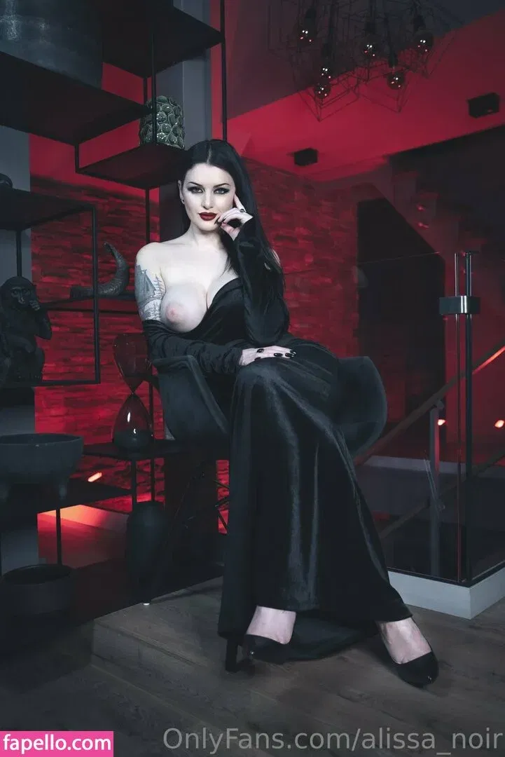 AlissaNoir Onlyfans Photo Gallery 