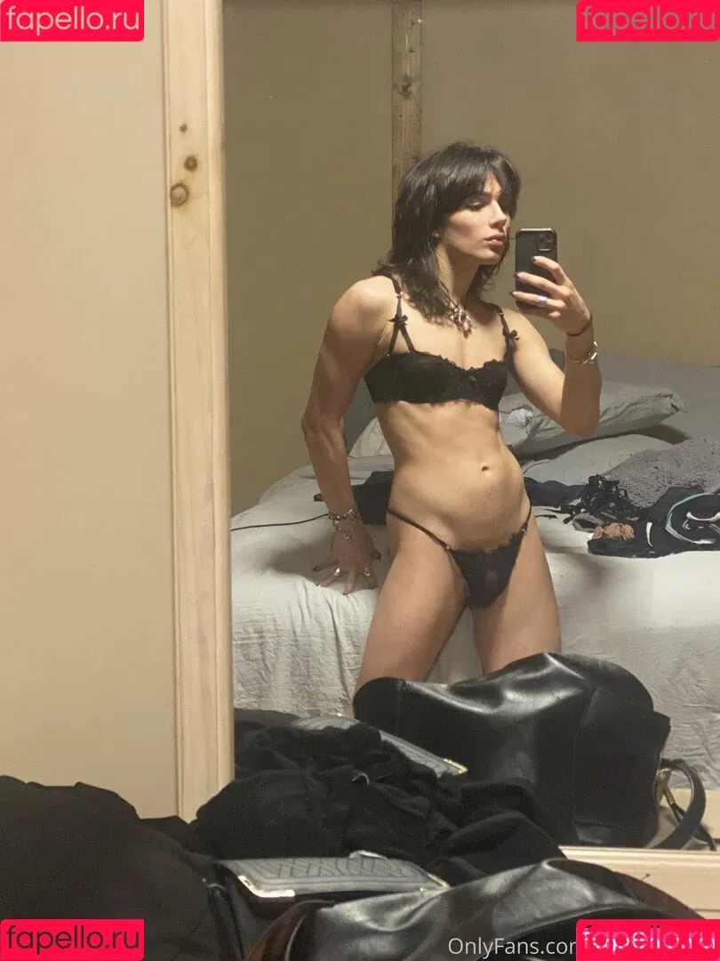 arieldemure Onlyfans Photo Gallery 