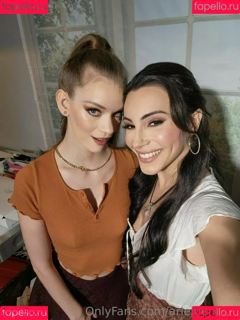 arieldemure Onlyfans Photo Gallery 