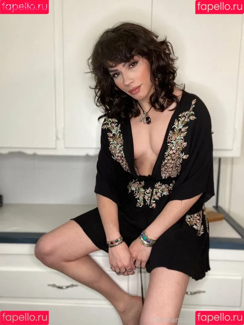 arieldemure Onlyfans Photo Gallery 