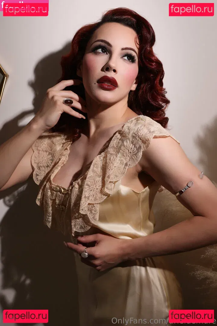 arieldemure Onlyfans Photo Gallery 