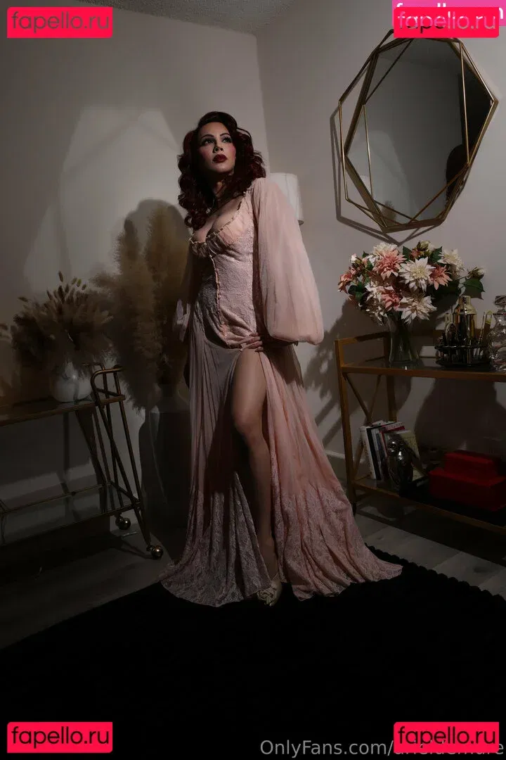 arieldemure Onlyfans Photo Gallery 