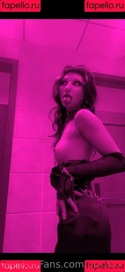 gutwax Onlyfans Photo Gallery 