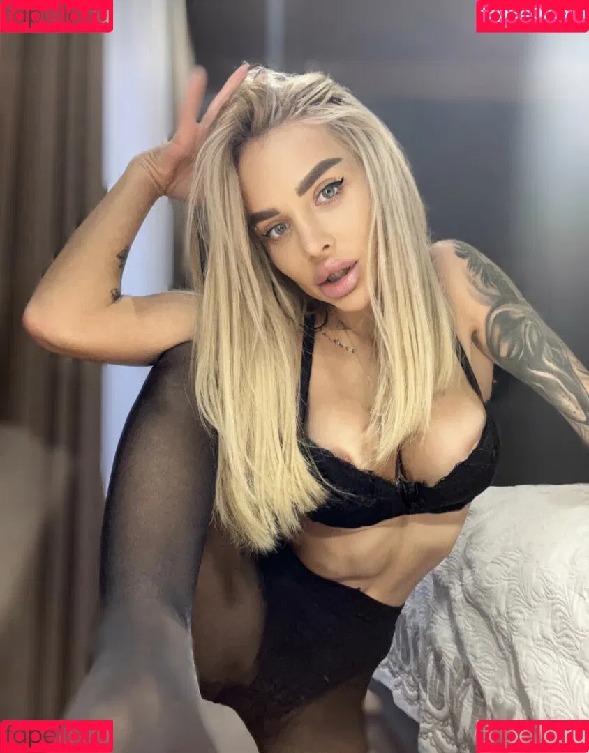Jasmine Bombshell Onlyfans Photo Gallery 