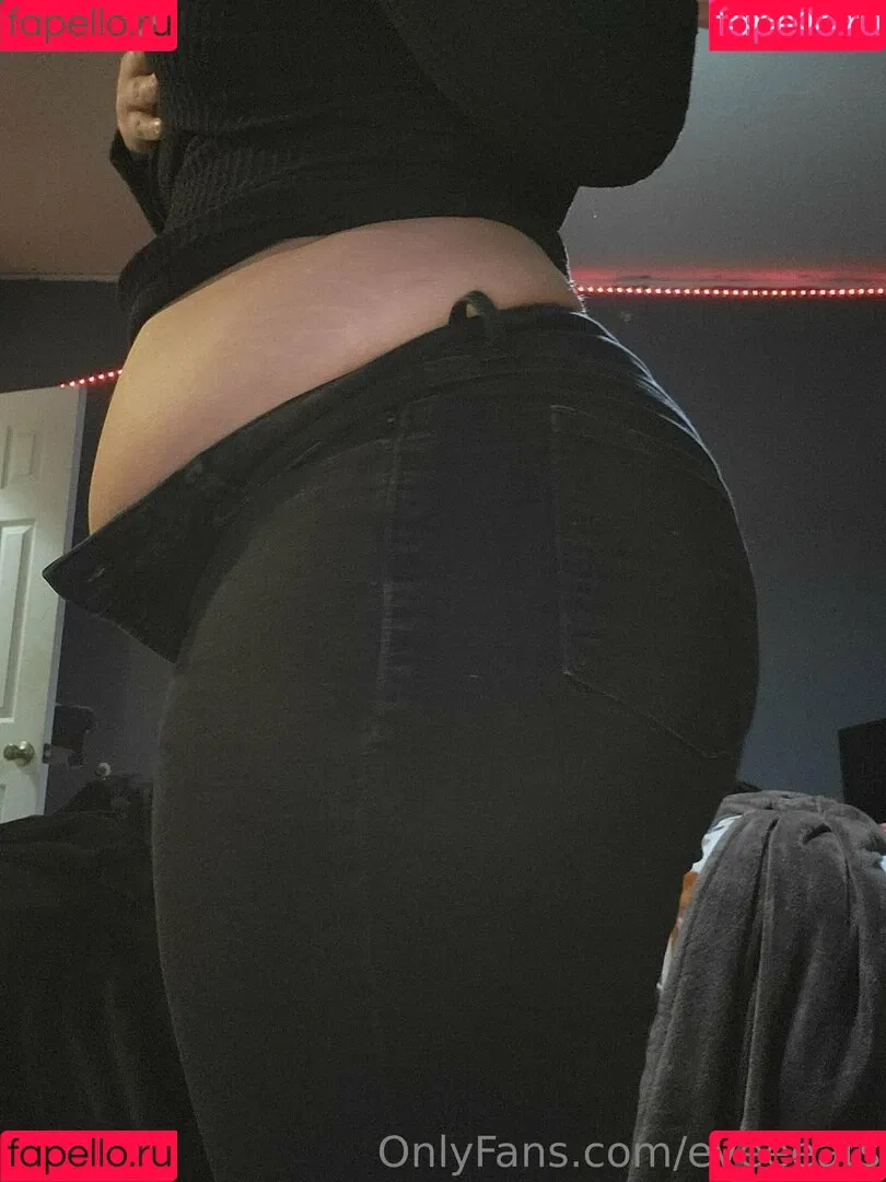 eveeeats Onlyfans Photo Gallery 