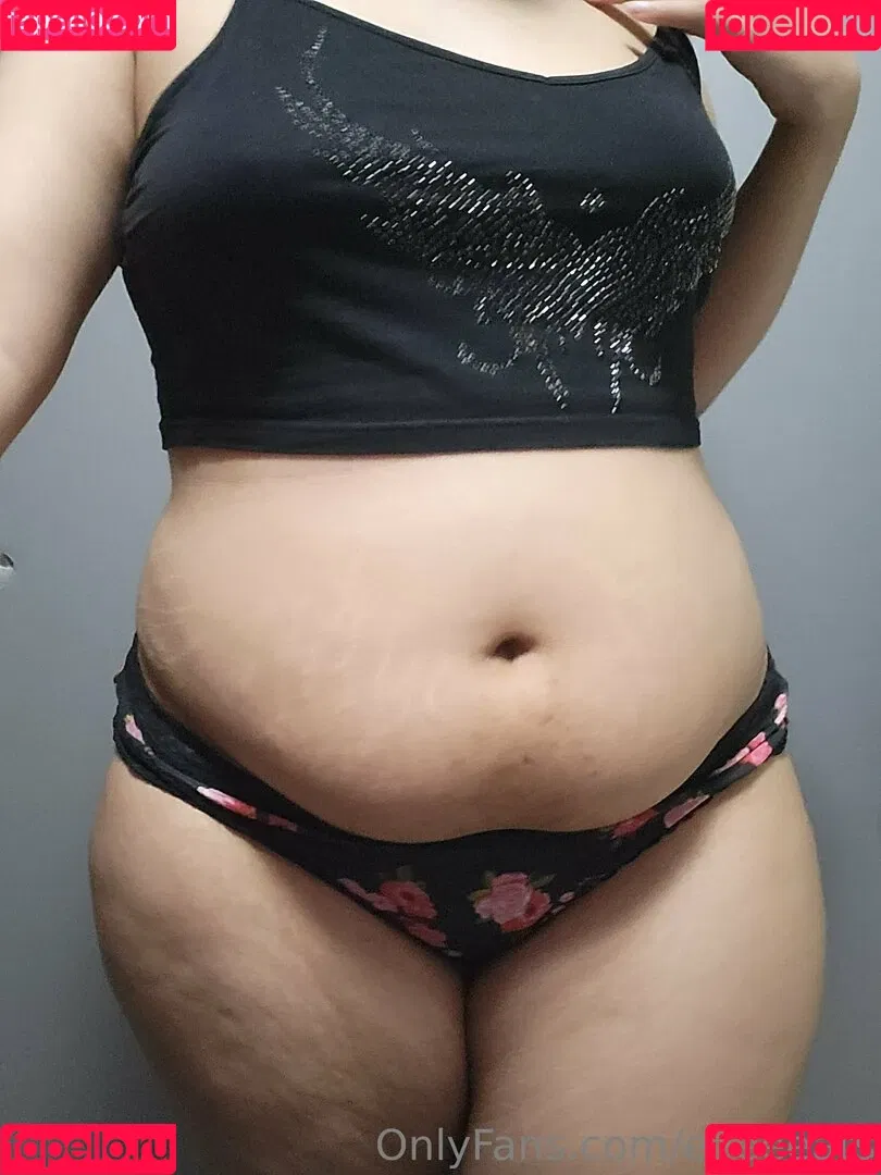 eveeeats Onlyfans Photo Gallery 