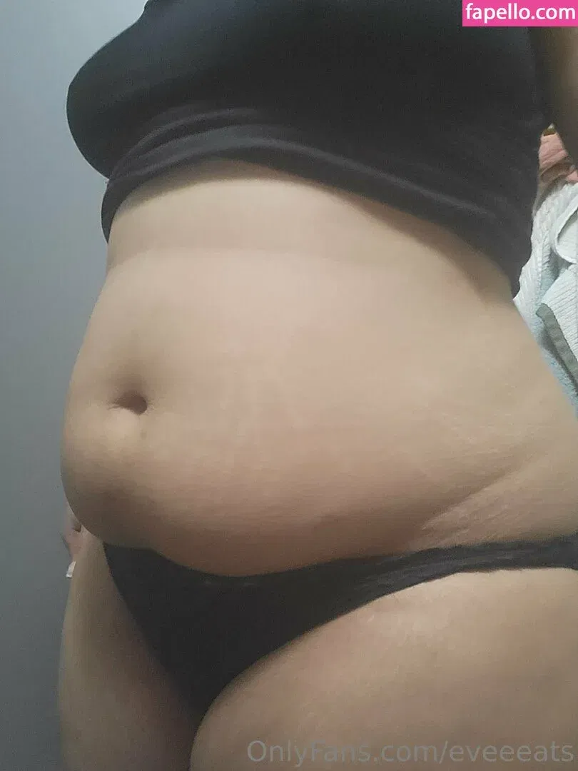 eveeeats Onlyfans Photo Gallery 