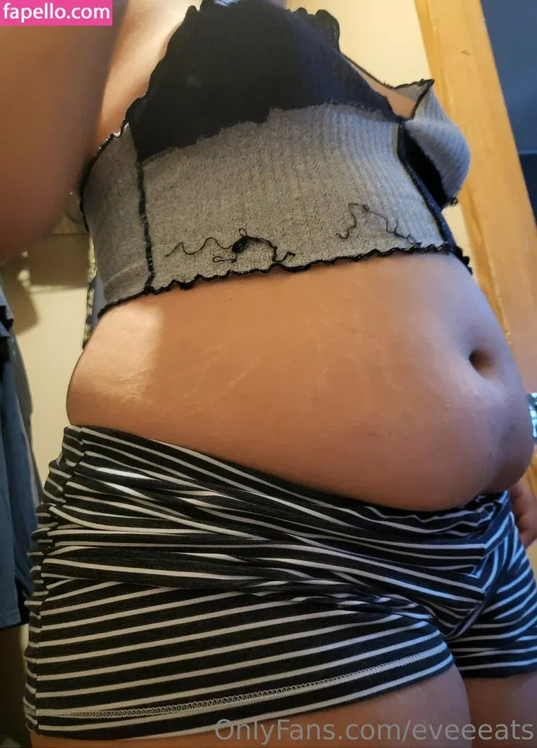 eveeeats Onlyfans Photo Gallery 