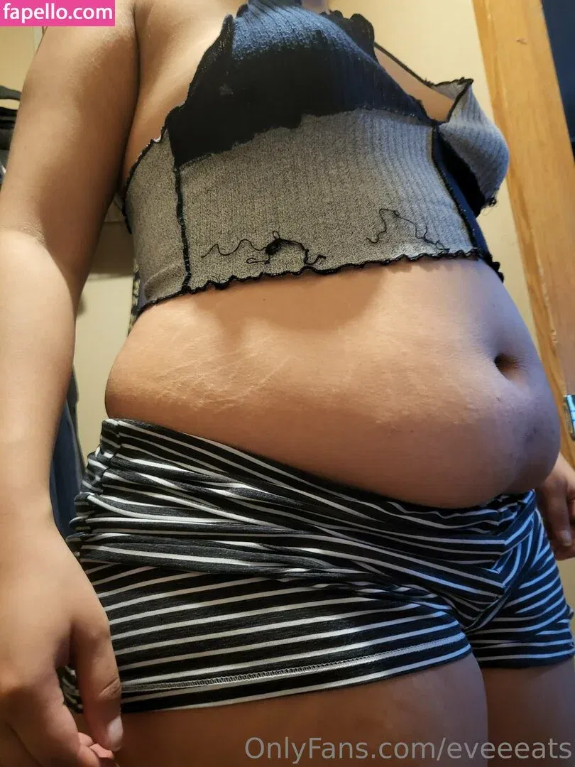 eveeeats Onlyfans Photo Gallery 