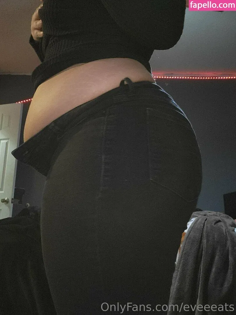 eveeeats Onlyfans Photo Gallery 