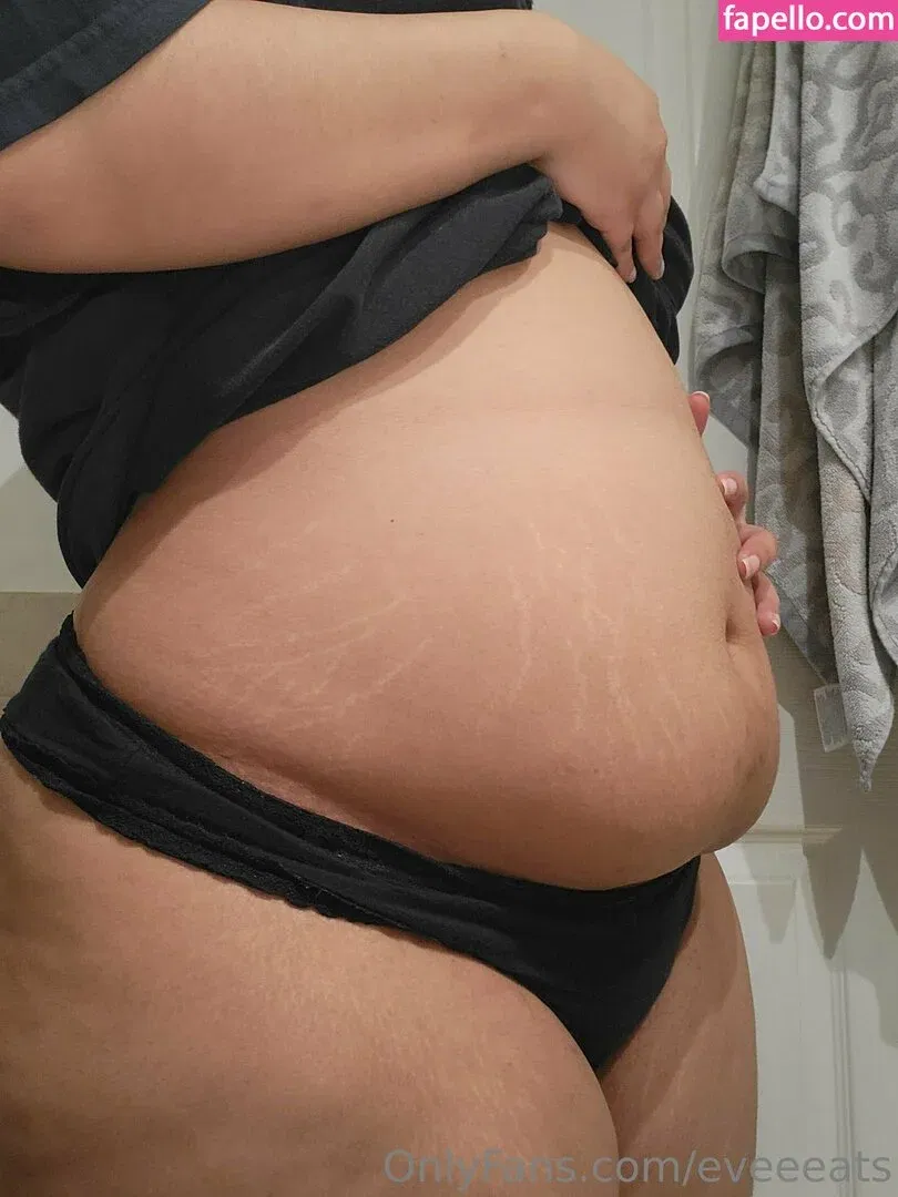 eveeeats Onlyfans Photo Gallery 