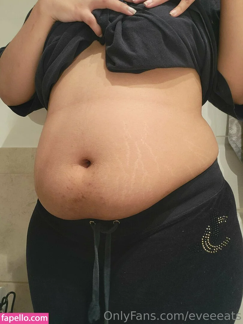 eveeeats Onlyfans Photo Gallery 