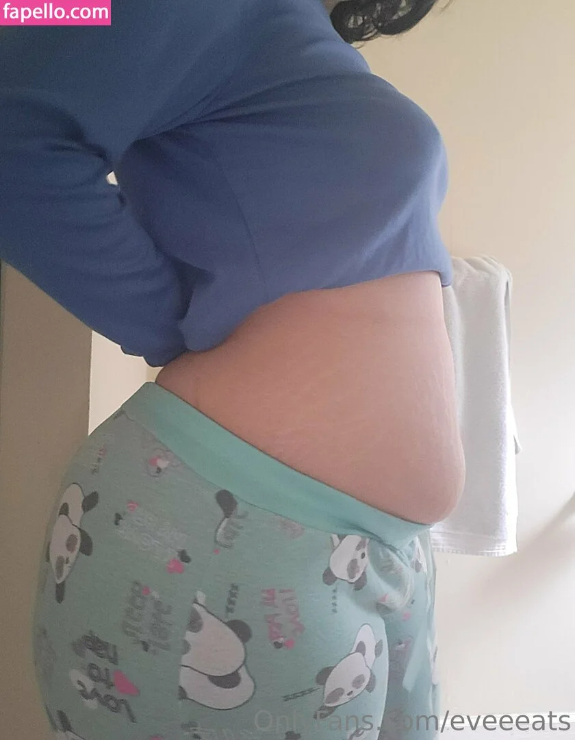 eveeeats Onlyfans Photo Gallery 