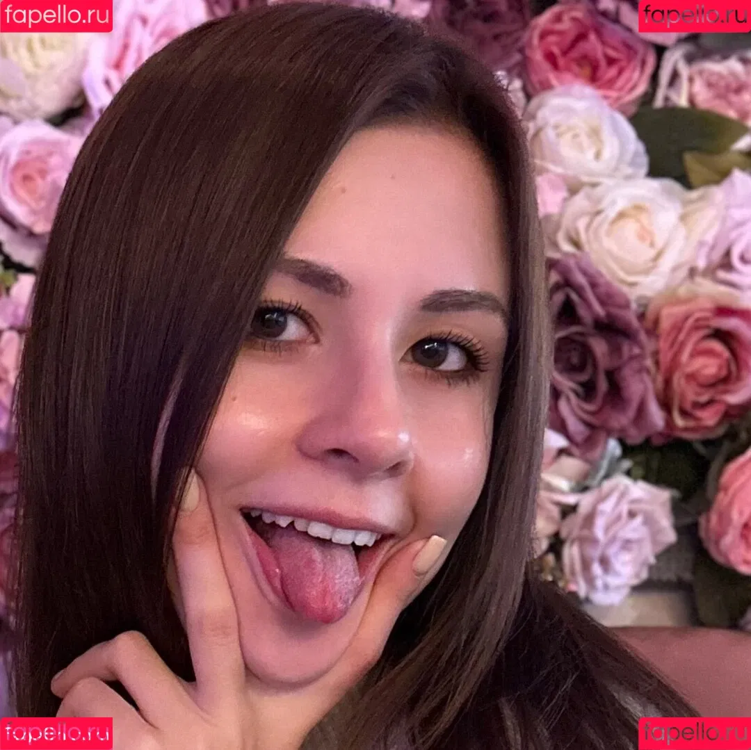 Chloe Leafs Onlyfans Photo Gallery 