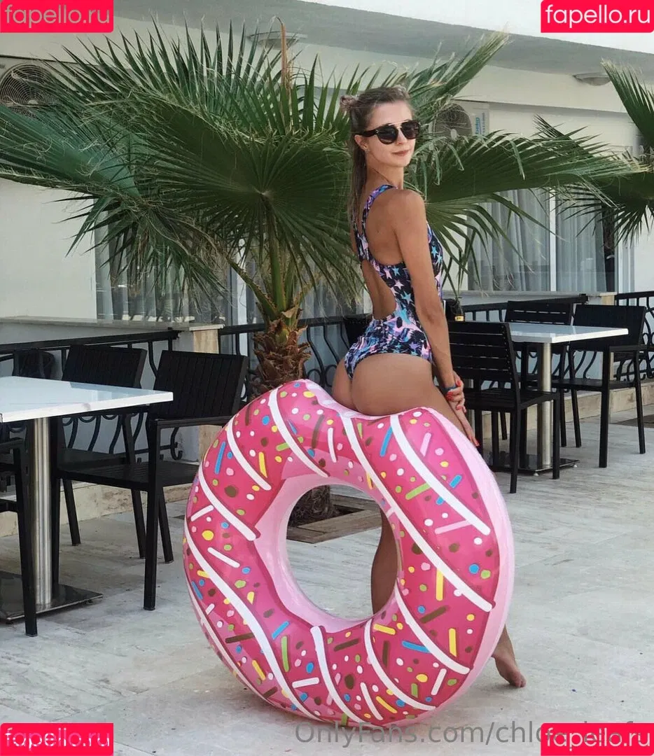 Chloe Leafs Onlyfans Photo Gallery 