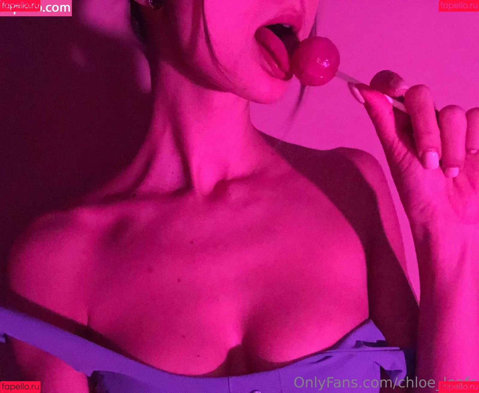 Chloe Leafs Onlyfans Photo Gallery 