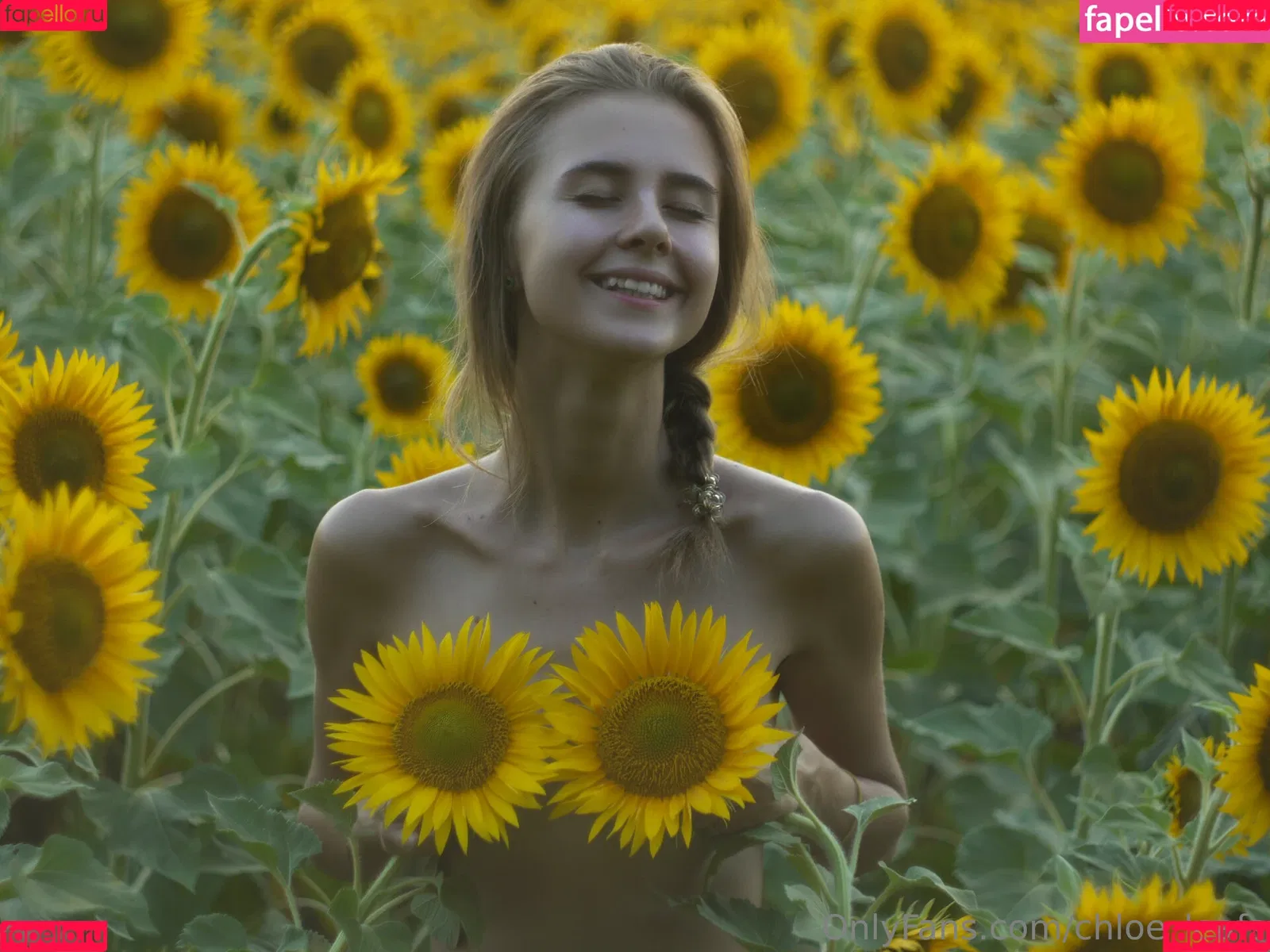 Chloe Leafs Onlyfans Photo Gallery 