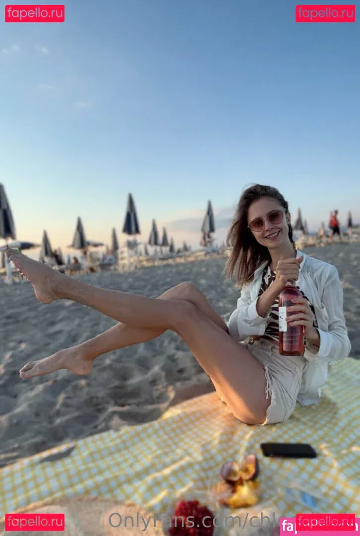 Chloe Leafs Onlyfans Photo Gallery 